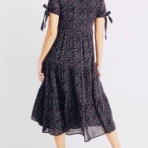 Madewell Petite Tie-Sleeve Tiered Midi‎ Dress in Fieldwalk Floral